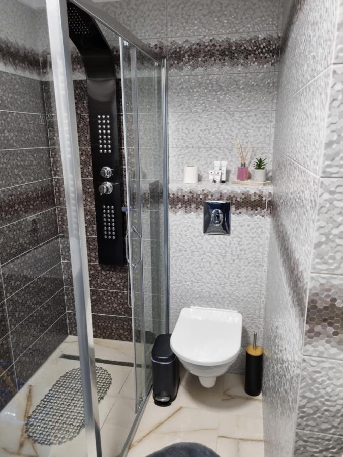 Luxury Apartments Bacău Exterior foto