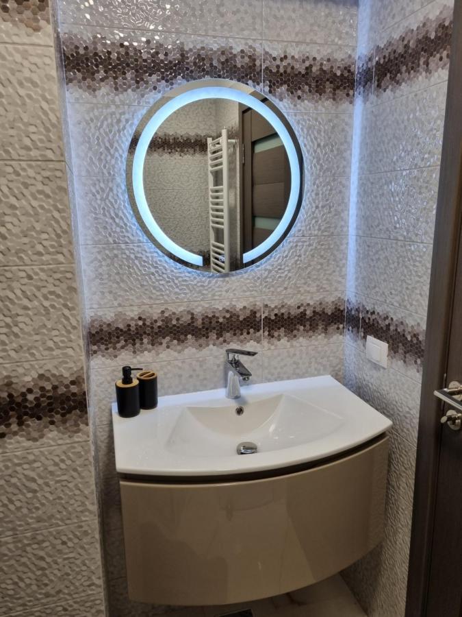 Luxury Apartments Bacău Exterior foto